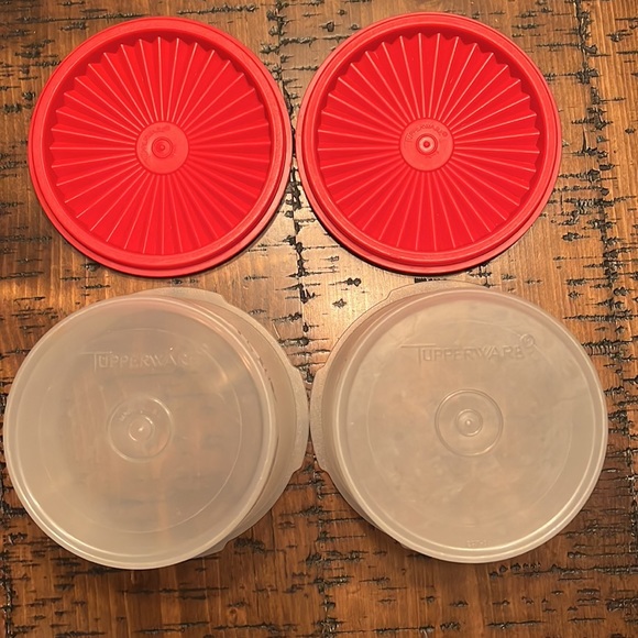 Vintage Tupperware containers with red lids - Picture 5 of 7